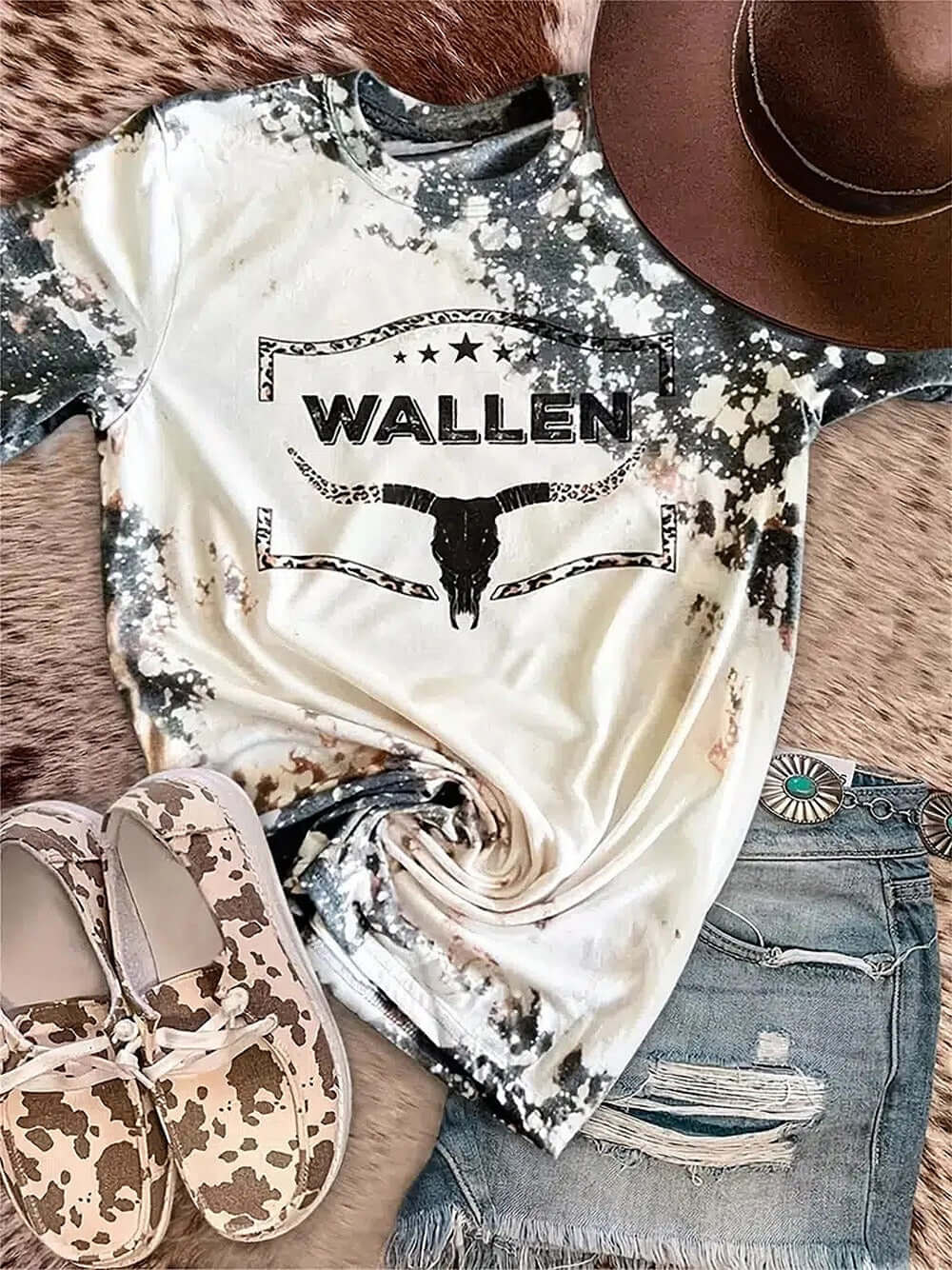 Summer New Temu Top Digital Print Round Neck Short Sleeve T Shirt Womens Wear with animal pattern and casual accessories.